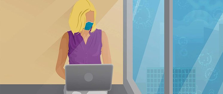une femme dans son appartement assise par terre avec son ordinateur portable sur les cuisses